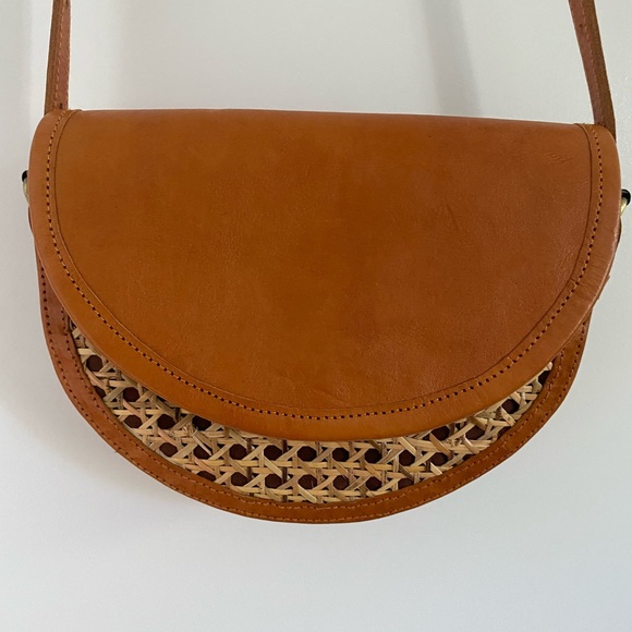 VINTAGE Style BOHO woven cane and leather handbag, lovely style. - Picture 2 of 5